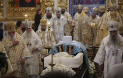 Украина прощается с митрополитом Владимиром Украина прощается с митрополитом Владимиром